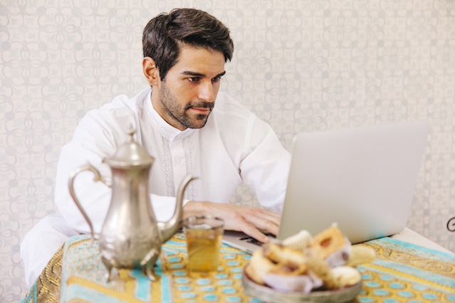 ٦ طرق للتعامل مع الموظفين للحفاظ على الإنتاجية خلال شهر رمضان