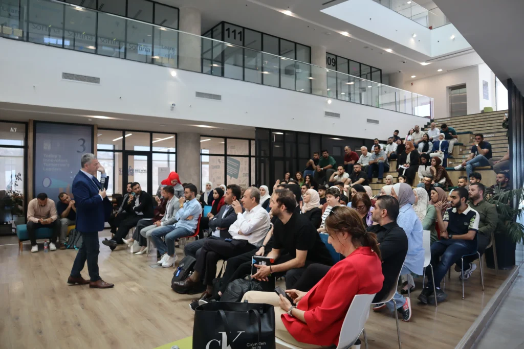 تكنوبارك فلسطين يُطلق رسميًا برنامجي "Shark Palestine" و"West Bank Tech Boost" لدعم الشركات الناشئة